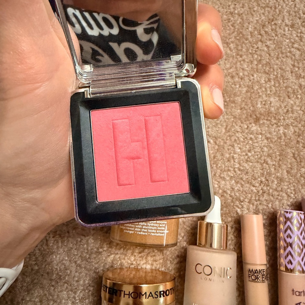 Makeup Bundle - Picture 5 of 11